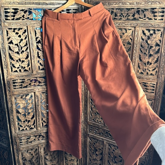 Spring trouser by Free People. - Picture 4 of 5